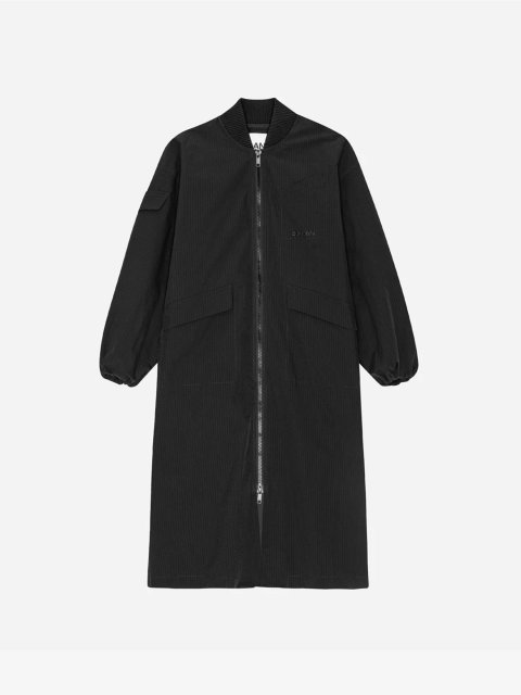 Черное пальто Ganni свободного кроя: фото - Invogue