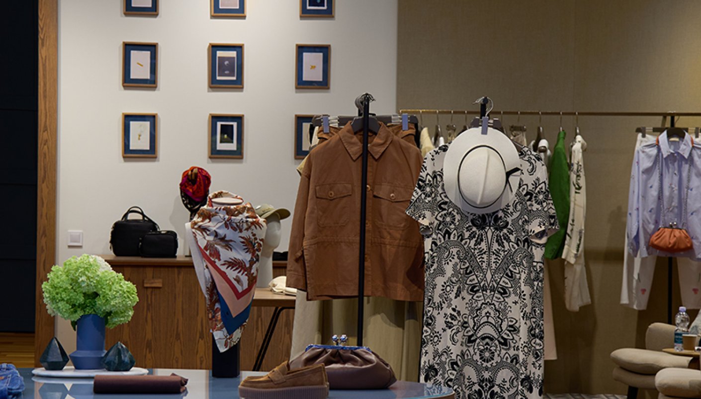 Магазин Weekend Max Mara - Cosmo Multimall, 3-й поверх: фото 10 - Invogue