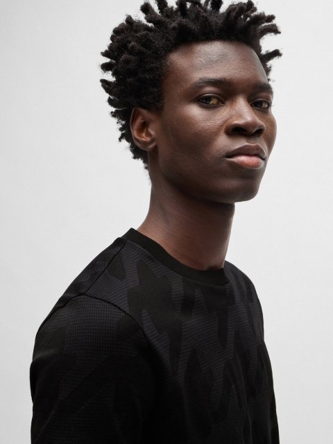 Чорна футболка BOSS з візерунком: фото 4 - Invogue