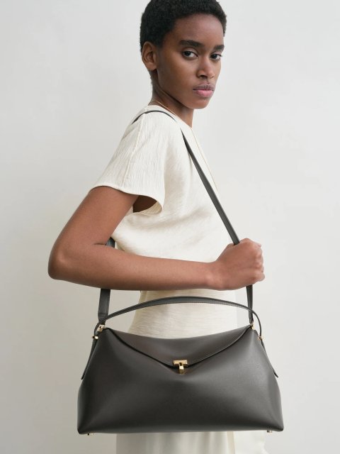 Коричнева сумка Totême шкіряна: фото 2 - Invogue