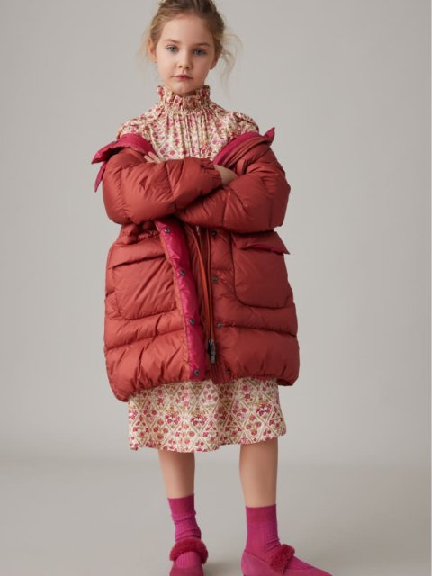 Красный удлиненный пуховик IL GUFO с капюшоном: фото 1 - Invogue