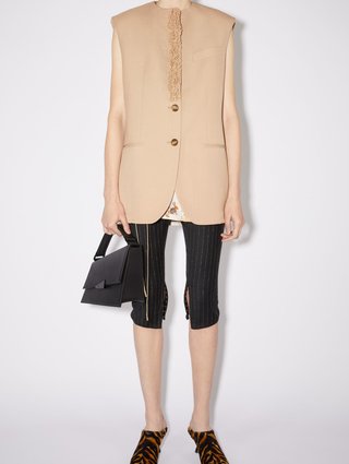 Бежевий жакет Acne Studios на ґудзиках: фото 1 - Invogue