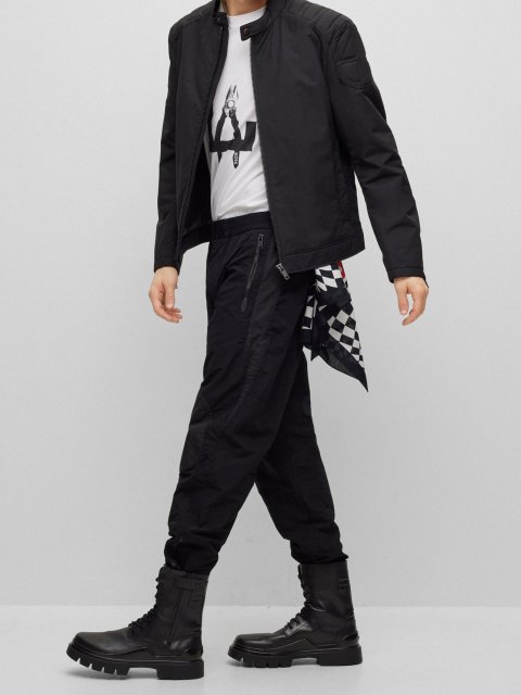 Чёрная куртка BOSS: фото 5 - Invogue