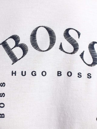 Белая футболка BOSS: фото 7 - Invogue