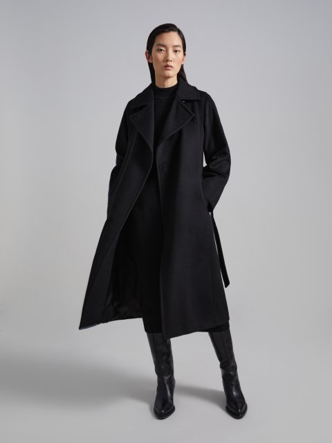 Чорне пальто MAX MARA прямого крою: фото 1 - Invogue
