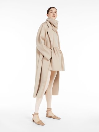 Молочное пальто MAX MARA: фото 3 - Invogue
