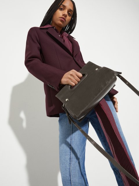 Сіра сумка MAX&CO з блискучої шкіри: фото 2 - Invogue