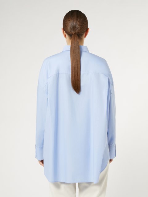 Голубая рубашка Marina Rinaldi украшена стразами: фото 2 - Invogue