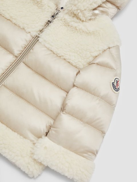 Бежевий пуховик MONCLER з капюшоном: фото 2 - Invogue