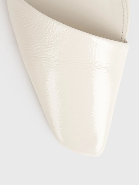 Белые туфли TOTEME из лакированной кожи: фото 3 - Invogue