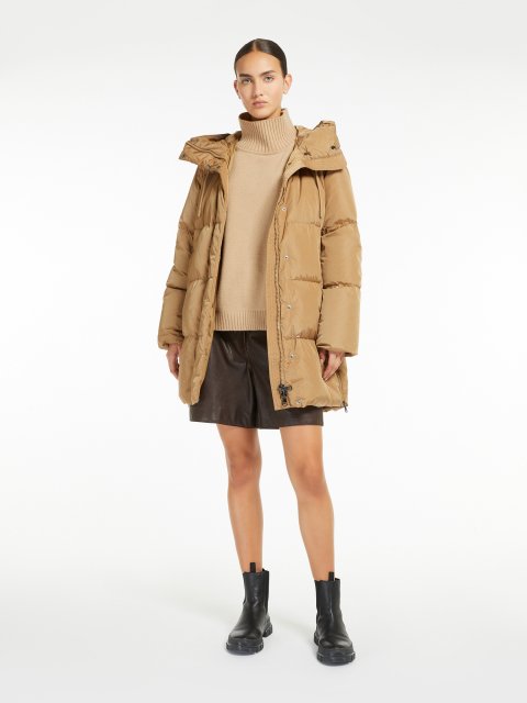 Темно-бежевий пуховик WEEKEND MAX MARA стьобаний: фото 3 - Invogue