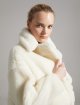 Белое пальто Max Mara из шерсти альпаки: фото 3 - Invogue