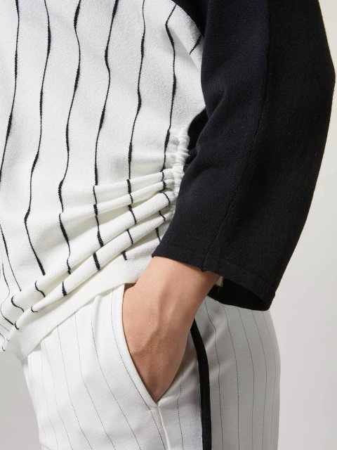 Чорний светр PERSONA : фото 2 - Invogue