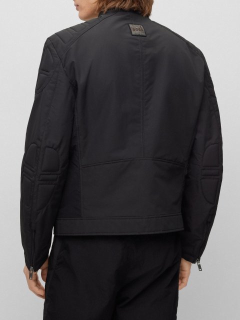 Чёрная куртка BOSS: фото 2 - Invogue