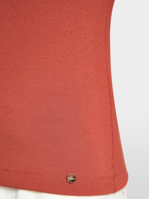 Красный топ Marc Cain из модала: фото 5 - Invogue