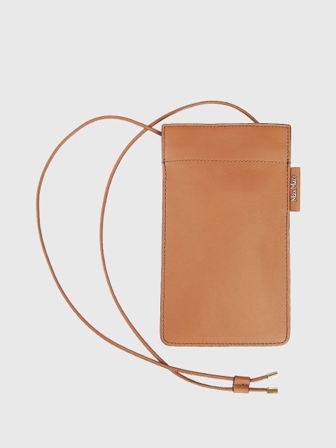 Коричневый чехол для телефона MAX MARA: фото - Invogue