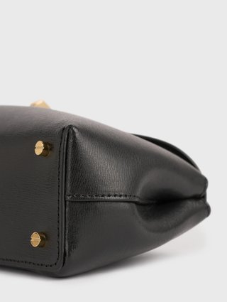 Чёрный клатч Toteme из кожи: фото 6 - Invogue