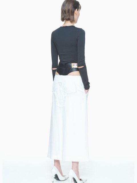 Черный топ PUSHBUTTON с вырезами: фото 3 - Invogue