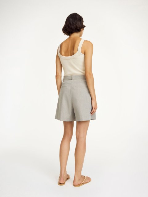 Серые шорты By Malene Birger прямого кроя: фото 2 - Invogue