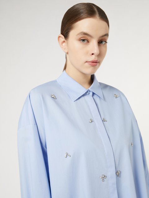 Голубая рубашка Marina Rinaldi украшена стразами: фото 4 - Invogue