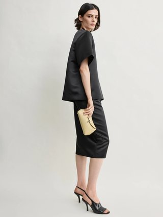 Кремовый клатч Toteme из кожи: фото 1 - Invogue