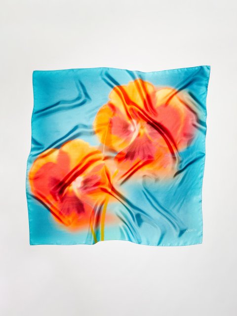 Блакитна хустка MAX&CO шовкова: фото - Invogue