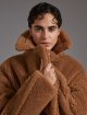 Темно-бежеве пальто MAX MARA Teddy Bear: фото 4 - Invogue