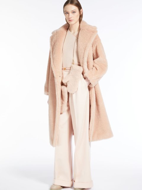 Бежевое пальто Teddy oversize Max Mara из бленда альпаки и шелка: фото 4 - Invogue