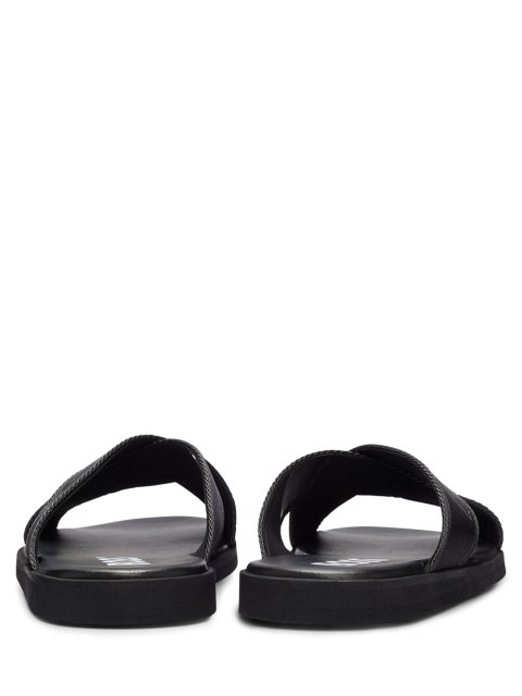 Чёрные шлепанцы BOSS: фото 3 - Invogue