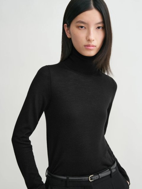 Черный свитер Totême из смеси шерсти и шелка: фото 4 - Invogue