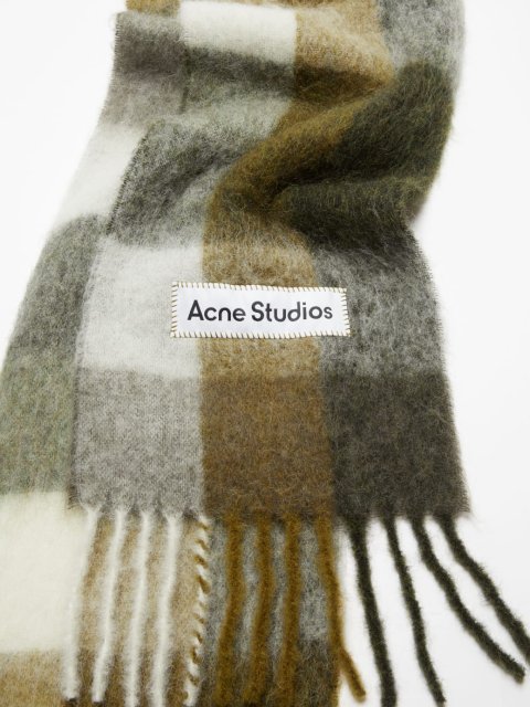 Шарф Acne Studios в клетку: фото 2 - Invogue