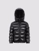 Чорний пуховик Moncler з капюшоном: фото - Invogue