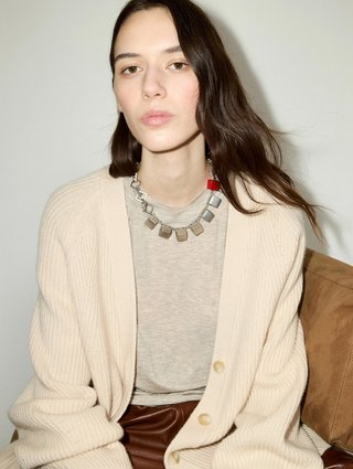 Серебристое колье Max&Co из металла и смолы: фото 2 - Invogue