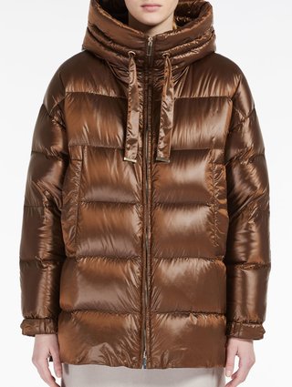 Золотая куртка MAX MARA: фото 1 - Invogue