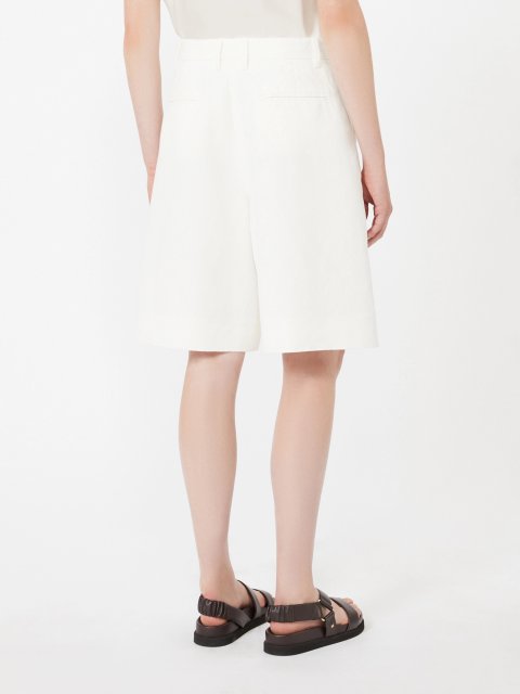 Білі бермуди Max Mara з бавовни та льону: фото 3 - Invogue