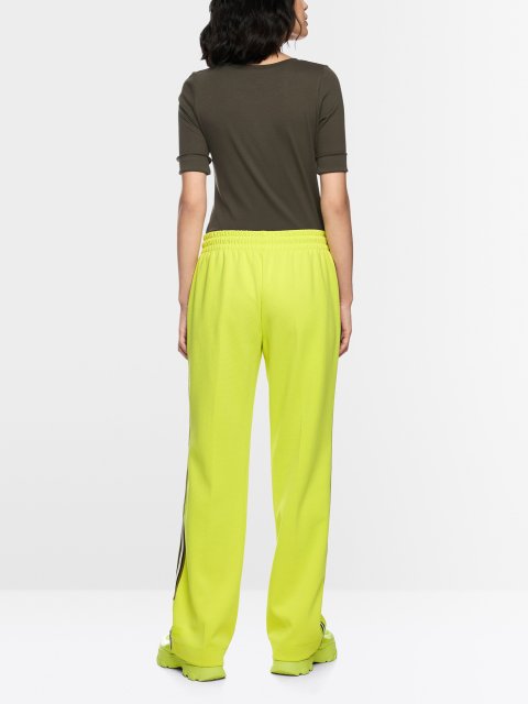 Оливкова футболка MARC CAIN з бавовни: фото 3 - Invogue