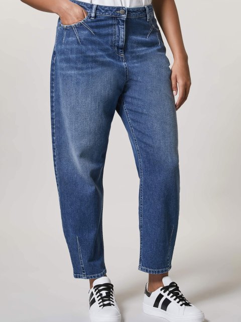 Голубые джинсы PERSONA: фото - Invogue