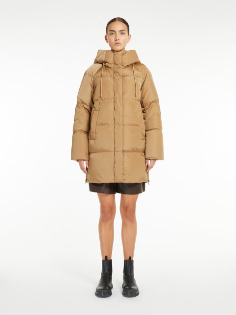 Темно-бежевий пуховик WEEKEND MAX MARA стьобаний: фото 1 - Invogue