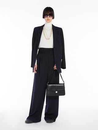 Черная сумочка Max Mara кожаная: фото 1 - Invogue