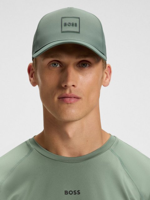 Зелена кепка BOSS : фото 1 - Invogue