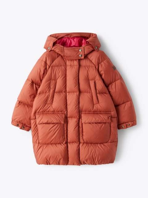 Красный удлиненный пуховик IL GUFO с капюшоном: фото - Invogue