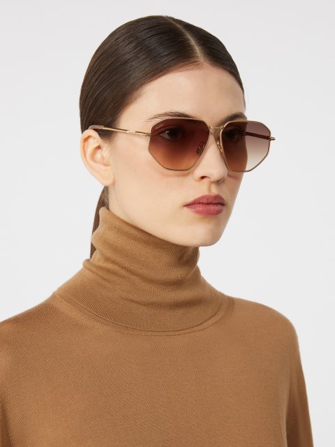 Коричневі сонцезахисні окуляри MAX MARA в геометричній оправі: фото 1 - Invogue