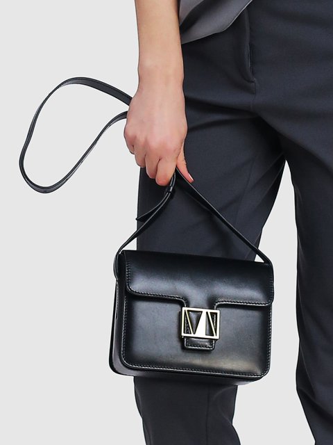 Чёрная сумка MANU ATELIER: фото 3 - Invogue