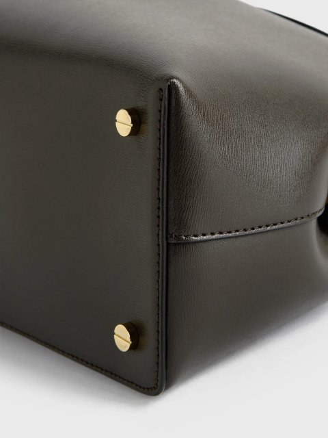 Коричнева сумка Totême шкіряна: фото 7 - Invogue