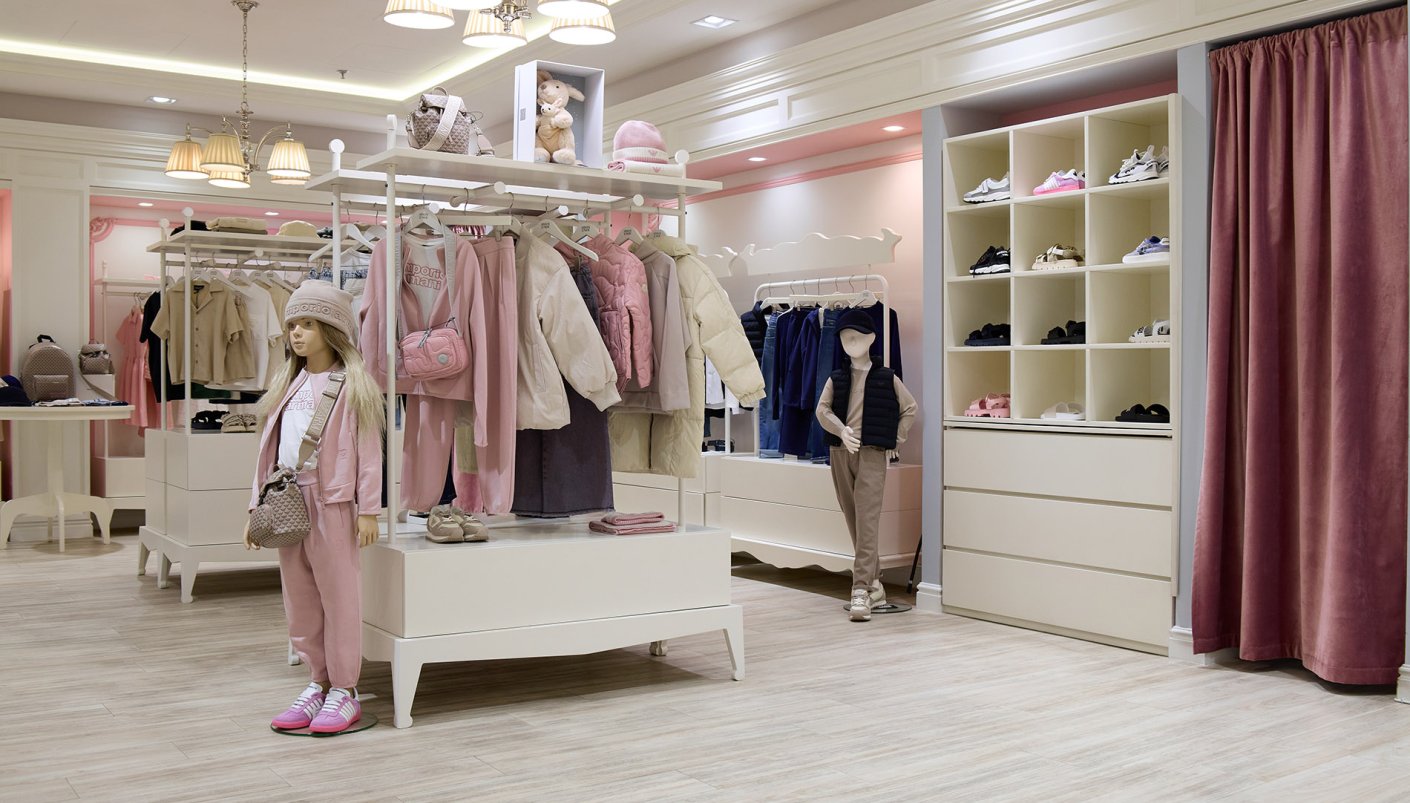 Магазин Daniel - Mandarin Plaza, 4-й поверх: фото 4 - Invogue