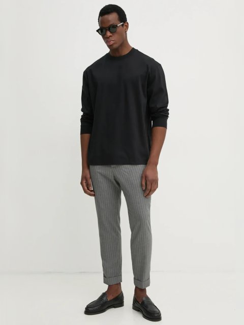 Черная футболка BOSS с длинными рукавами: фото 1 - Invogue