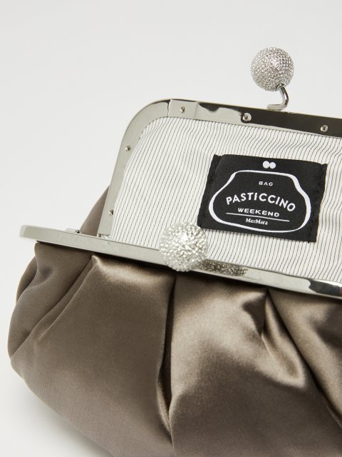 Сіра сумка Weekend Accessories з атласу: фото 6 - Invogue