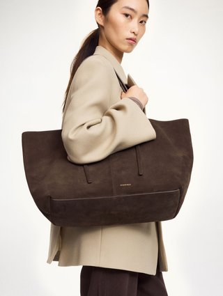 Коричнева сумка BY MALENE BIRGER із замші: фото 1 - Invogue