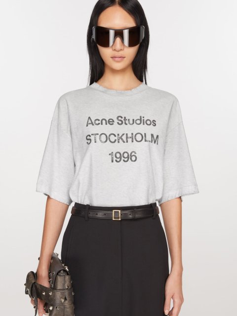 Серая футболка Acne Studios свободного кроя: фото 1 - Invogue