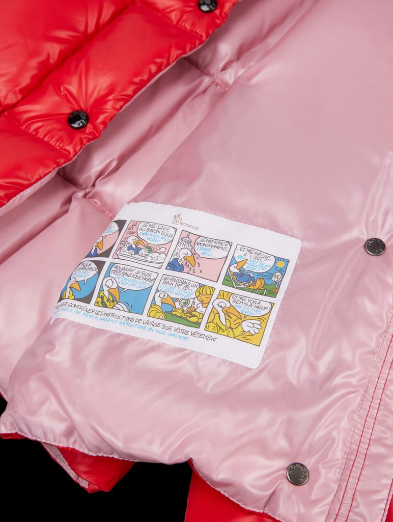 Красная куртка MONCLER ENFANT: фото 3 - Invogue